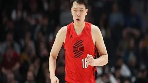 塞蒂恩教练着重对新加盟一队球员进行高强度训练