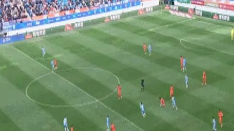 李方慧在极限运动会上夺首金，创历史佳绩